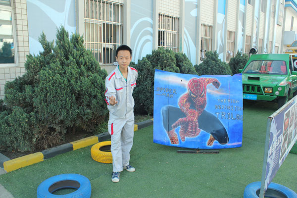 汽车彩绘蜘蛛侠，我也吐个丝.jpg