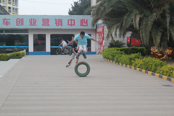 障碍旱滑，你能挑战吗？.jpg
