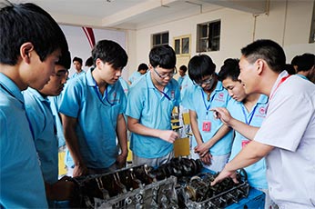 汽车检测与维修工程师