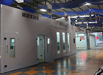 云南万通学校先进设备室