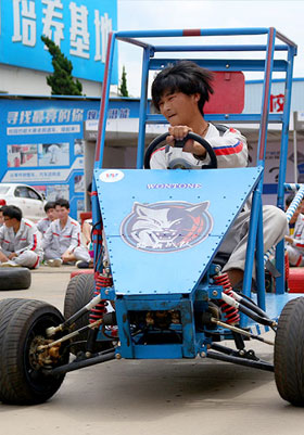 云南万通自制沙滩车