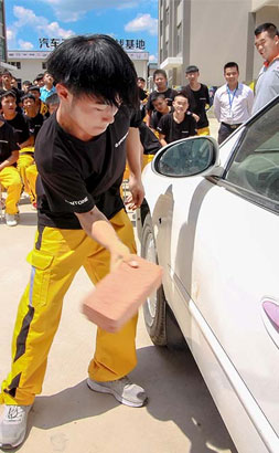 云南万通钣喷美