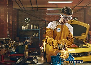 万通汽修学校汽修专业-汽车钣喷技师